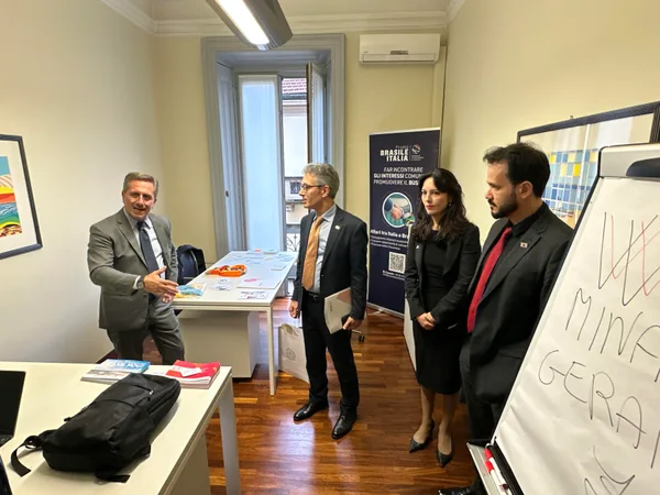Em evento com o governador, Minas inaugura escritório de representação em Milão para ampliar atração de investimentos na Europa