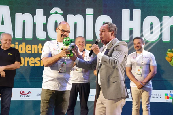 Governo de Minas participa de cerimônia de encerramento dos Jogos Escolares Brasileiros 2025 em Uberlândia