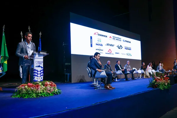 Governador de Minas Gerais participa da abertura do 27º Enacor, maior evento nacional de infraestrutura viária