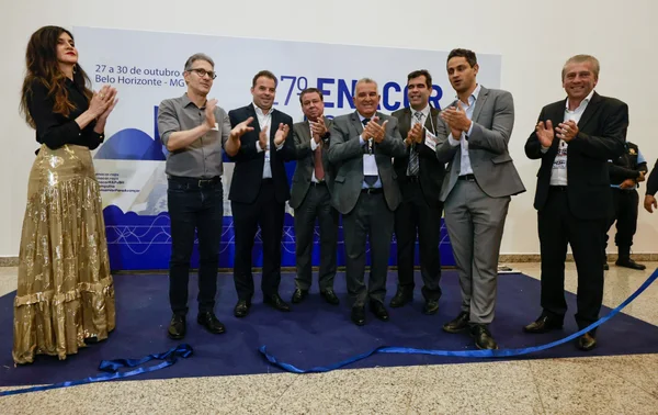 Governador de Minas Gerais participa da abertura do 27º Enacor, maior evento nacional de infraestrutura viária
