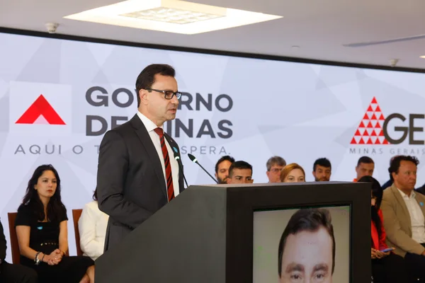 Governador empossa novo advogado-geral do Estado de Minas Gerais