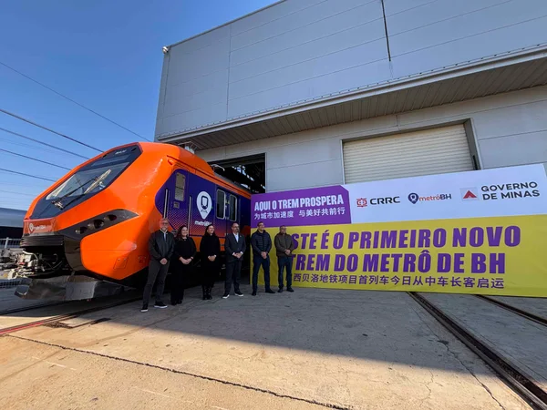 Na China, vice-governador acompanha embarque do primeiro dos novos trens do Metrô da RMBH