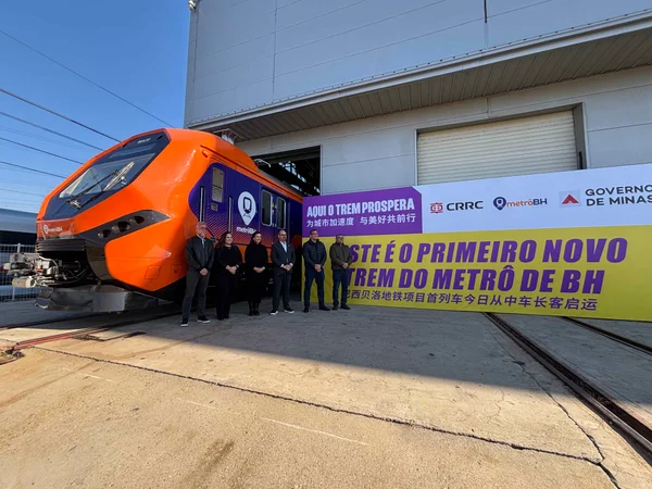Na China, vice-governador acompanha embarque do primeiro dos novos trens do Metrô da RMBH