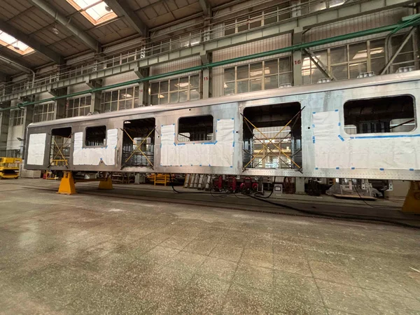 Na China, vice-governador acompanha embarque do primeiro dos novos trens do Metrô da RMBH