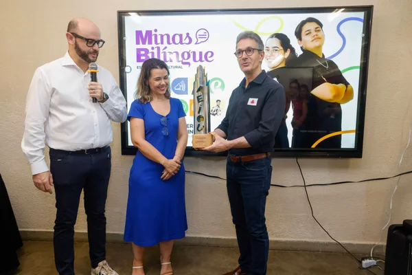 Governo do Estado lança Minas Bilíngue, projeto que promove o ensino de línguas e intercultural na rede pública