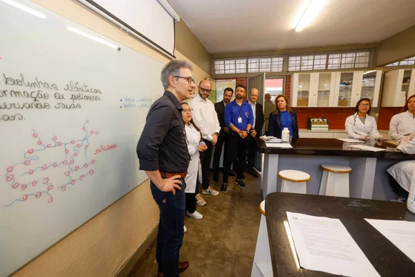 Governo do Estado lança Minas Bilíngue, projeto que promove o ensino de línguas e intercultural na rede pública
