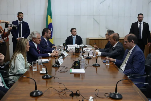 Em Brasília, governador de Minas Gerais participa de reunião sobre segurança pública