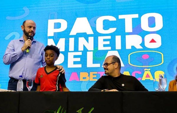 Governo de Minas inicia Ciclo Formativo do Pacto pela Alfabetização com foco na formação de mais de 30 mil educadores