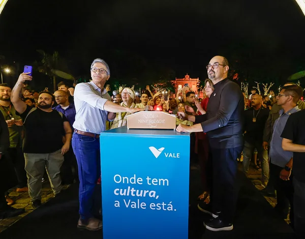 Governo de Minas abre o Natal da Mineiridade 2025 com inauguração das luzes da Praça da Liberdade e concerto da Vesperata de Diamantina