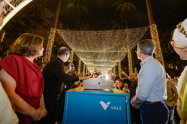 Governo de Minas abre o Natal da Mineiridade 2025 com inauguração das luzes da Praça da Liberdade e concerto da Vesperata de Diamantina