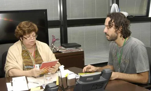 Secretária Ana Lúcia Gazzola e o compositor Gabriel O Pensador