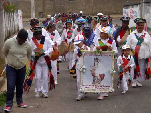 Apresentação de congado na cidade de Barbacena, no Campo das Vertentes