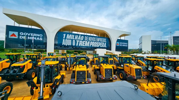 Governo de Minas entrega equipamentos de infraestrutura rural a 38 municípios atingidos pelo rompimento da Barragem de Fundão, em Mariana