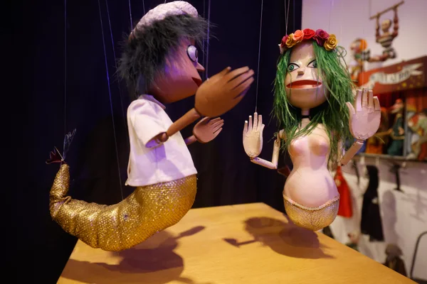 Governador de Minas conhece exposições no Palácio das Artes que celebram a cultura do estado