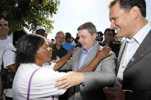 Governador Antonio Anastasia cumprimentou moradores de São Gonçalo do Pará