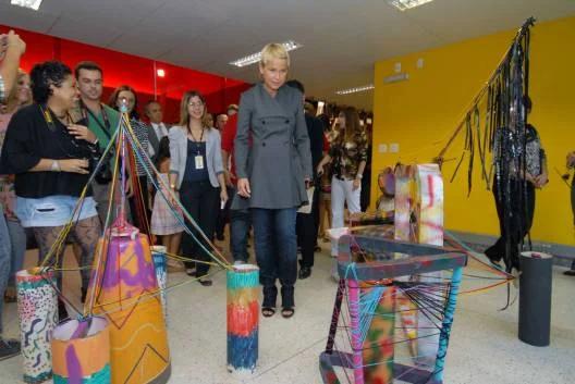Apresentadora Xuxa durante visita ao Plug Minas, em Belo Horizonte