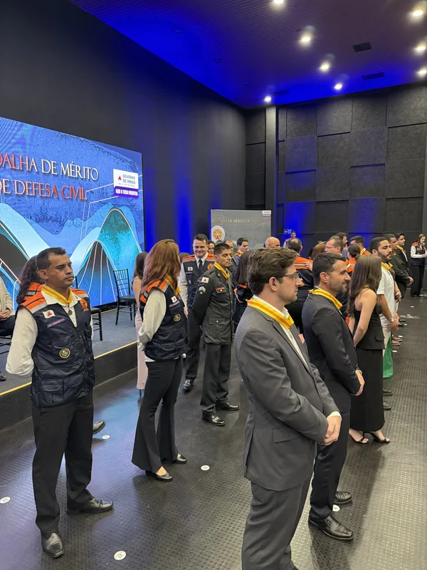 Governo de Minas homenageia personalidades e instituições com a Medalha de Defesa Civil