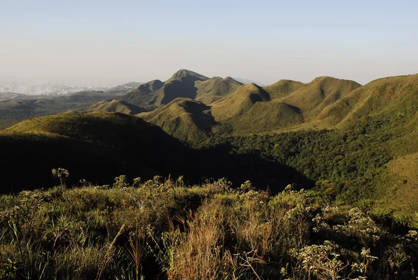 Parque Estadual da Serra do Rola-Moça se consolida como destino de férias de verão na Grande BH