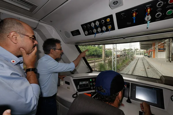 Governo de Minas acompanha primeiro teste operacional do novo trecho da Linha 1 do Metrô da RMBH