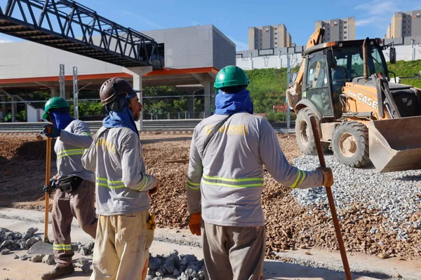 Governo de Minas acompanha primeiro teste operacional do novo trecho da Linha 1 do Metrô da RMBH