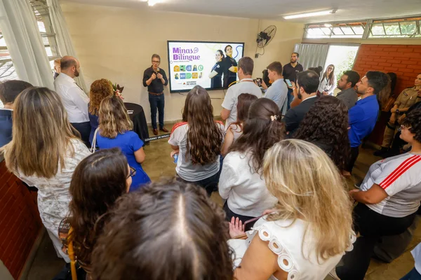 Minas Bilíngue foi lançado em novembro de 2025