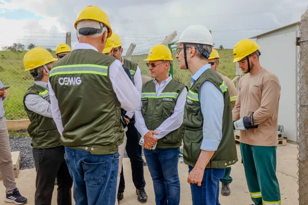 Governo de Minas inaugura projeto inédito da Cemig em Serra da Saudade, menor município do Brasil