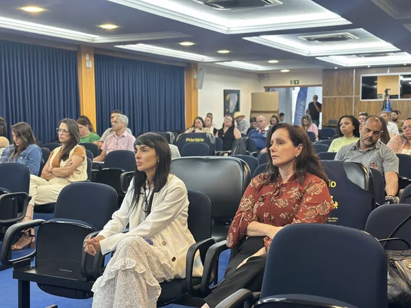 Governo de Minas fortalece participação social e transparência com encontro inédito de ouvidorias em Formiga