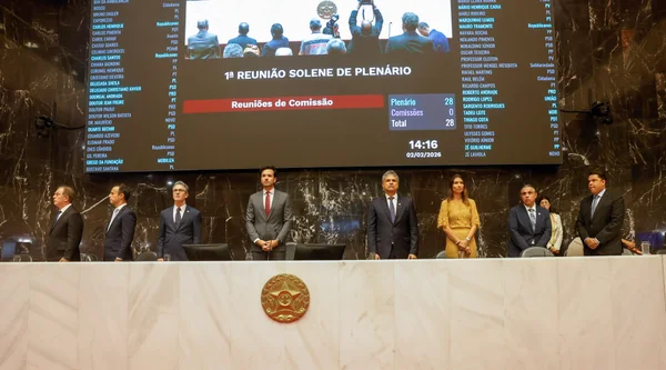 Governador destacou adesão ao Propag e avanços na saúde e educação na abertura do ano legislativo da ALMG