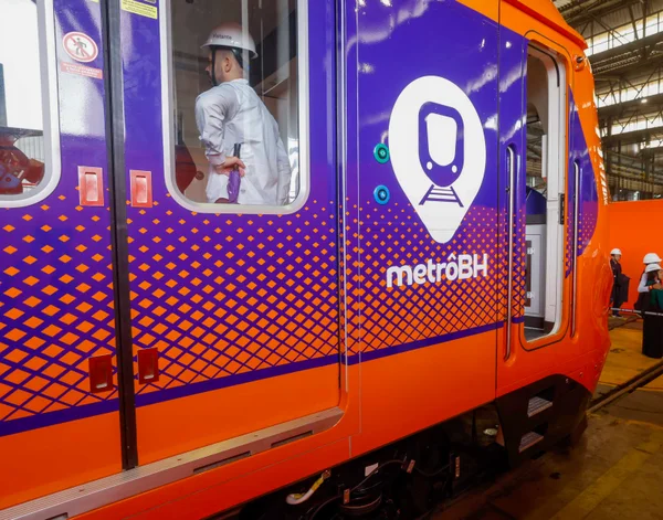 Governo de Minas apresenta primeiro dos novos trens do Metrô da Região Metropolitana de Belo Horizonte