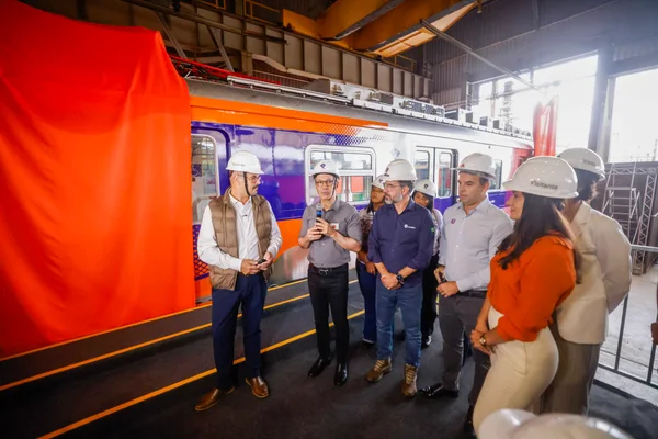 Governo de Minas apresenta primeiro dos novos trens do Metrô da Região Metropolitana de Belo Horizonte