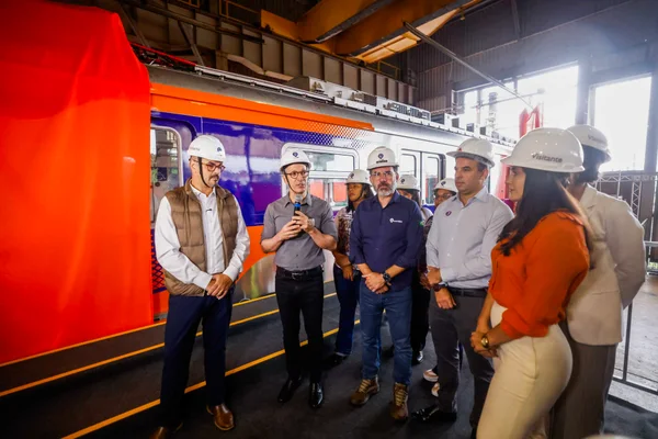 Governo de Minas apresenta primeiro dos novos trens do Metrô da Região Metropolitana de Belo Horizonte
