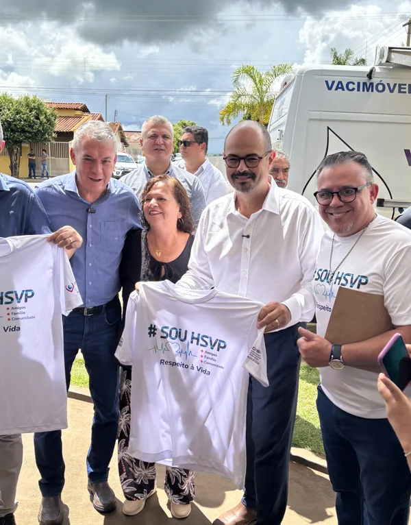 Governo de Minas entrega micro-ônibus do programa Transporta SUS ao município de Campina Verde