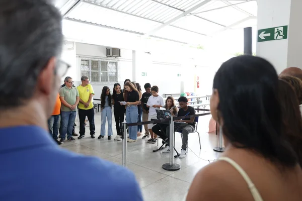 Governo de Minas entrega obras de revitalização de escola estadual em Ipatinga