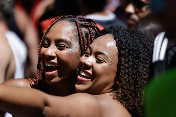  Carnaval da Liberdade lota avenidas sonorizadas em BH e deve injetar R$ 5,7 bilhões na economia