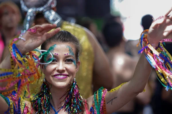  Carnaval da Liberdade lota avenidas sonorizadas em BH e deve injetar R$ 5,7 bilhões na economia