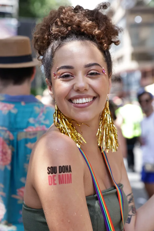  Carnaval da Liberdade lota avenidas sonorizadas em BH e deve injetar R$ 5,7 bilhões na economia