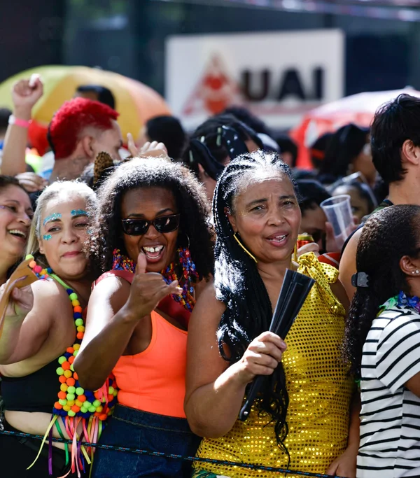  Carnaval da Liberdade lota avenidas sonorizadas em BH e deve injetar R$ 5,7 bilhões na economia