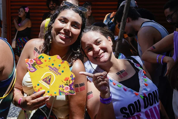  Carnaval da Liberdade lota avenidas sonorizadas em BH e deve injetar R$ 5,7 bilhões na economia