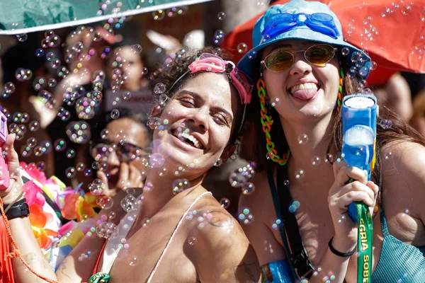  Carnaval da Liberdade lota avenidas sonorizadas em BH e deve injetar R$ 5,7 bilhões na economia