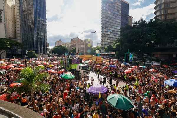  Carnaval da Liberdade lota avenidas sonorizadas em BH e deve injetar R$ 5,7 bilhões na economia