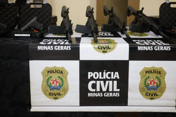 Governo de Minas realiza entrega administrativa de novas armas para delegacias do Noroeste do estado