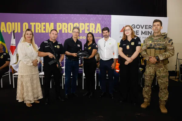 Governo de Minas realiza entrega administrativa de novas armas para delegacias do Noroeste do estado