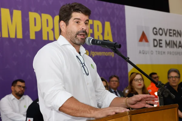 Governo de Minas realiza entrega administrativa de novas armas para delegacias do Noroeste do estado