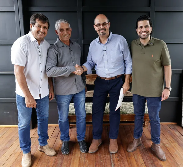 Em Itueta, governador em exercício almoçou com prefeitos e parlamentares, quando apresentou detalhes do Plano Estadual de Ação em Saúde do Acordo de Reparação do Rio Doce