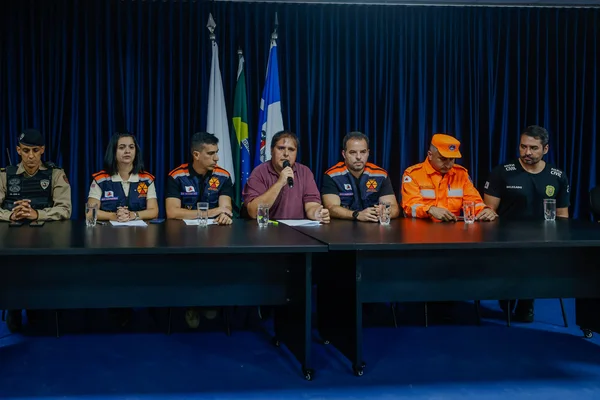 Governo de Minas anuncia hospital de campanha e reconstrução de pontes em Ubá