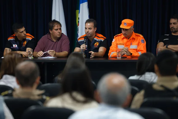 Governo de Minas anuncia hospital de campanha e reconstrução de pontes em Ubá