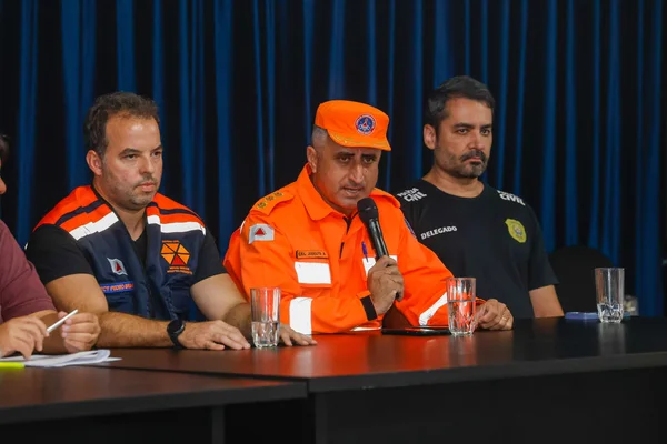 Governo de Minas anuncia hospital de campanha e reconstrução de pontes em Ubá