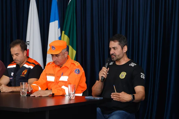 Governo de Minas anuncia hospital de campanha e reconstrução de pontes em Ubá
