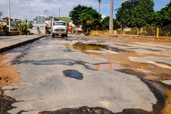 Governo de Minas anuncia hospital de campanha e reconstrução de pontes em Ubá
