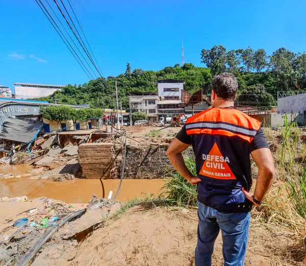Governo de Minas anuncia hospital de campanha e reconstrução de pontes em Ubá